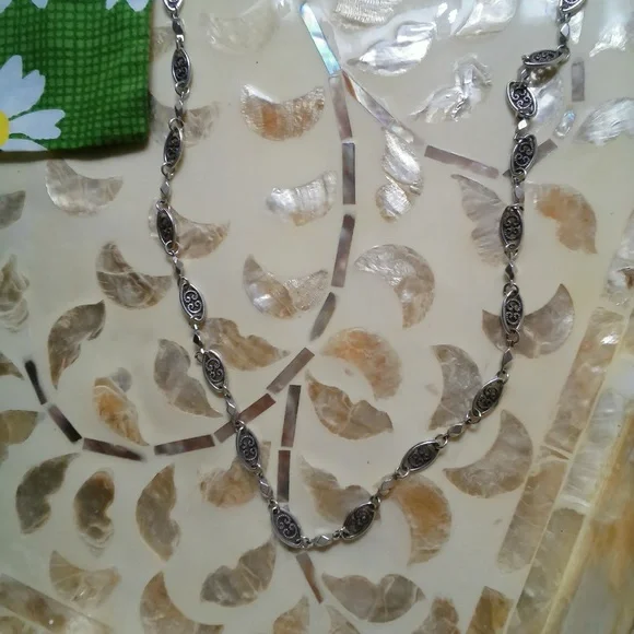 Brighton Silver Eye Glasses Holder Necklace,Beautiful - Picture 5 of 7